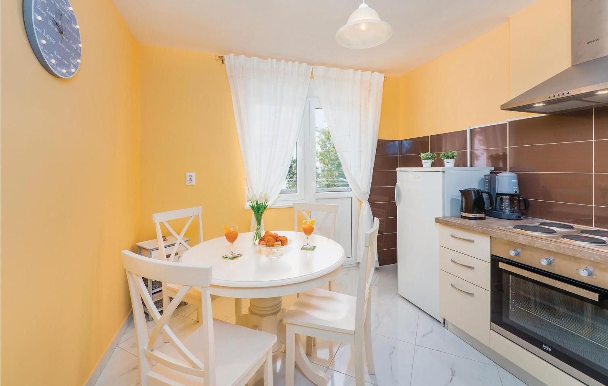 1 Bedroom Gorgeous Apartment In أوباتيا المظهر الخارجي الصورة
