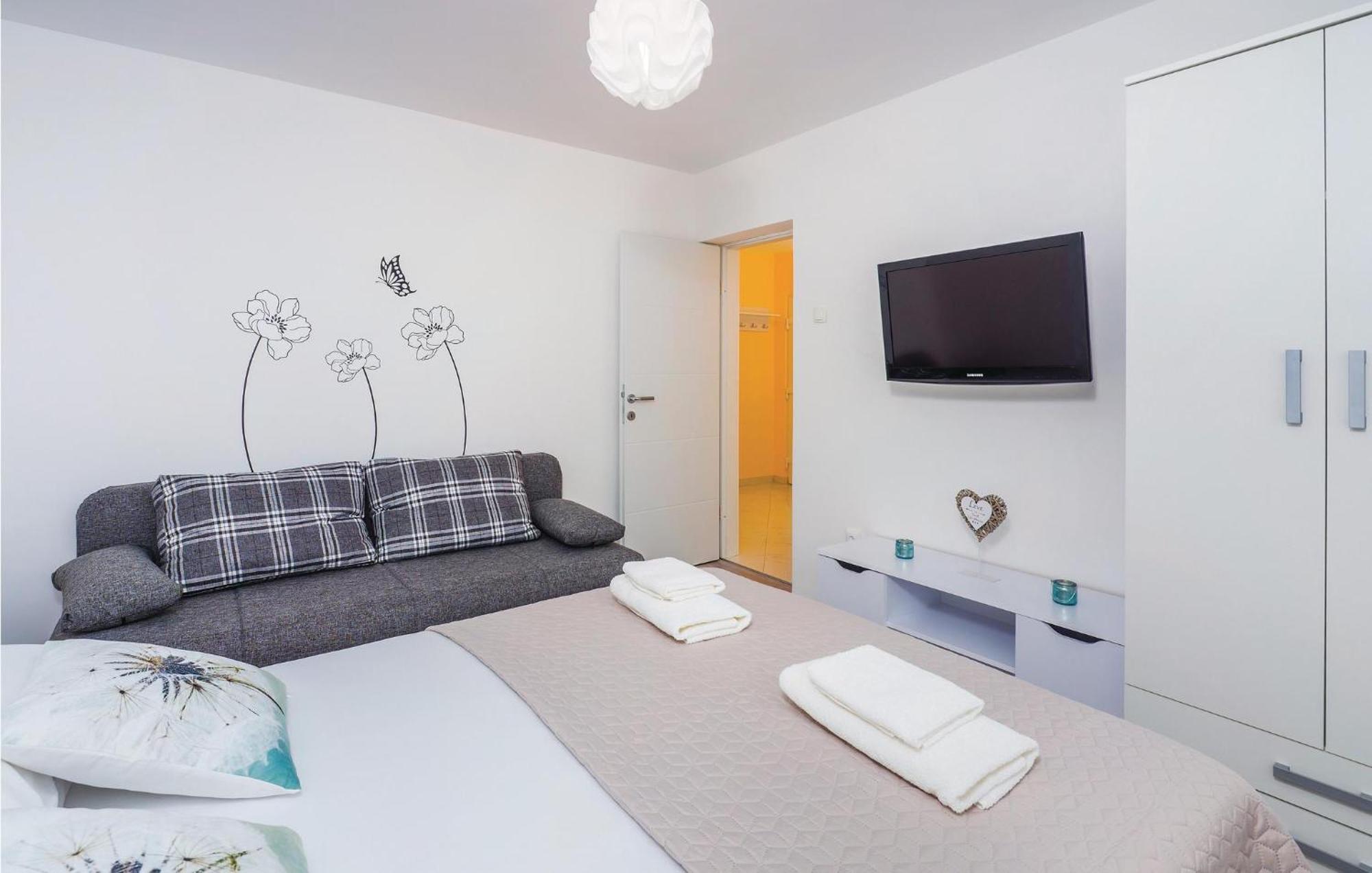 1 Bedroom Gorgeous Apartment In أوباتيا المظهر الخارجي الصورة